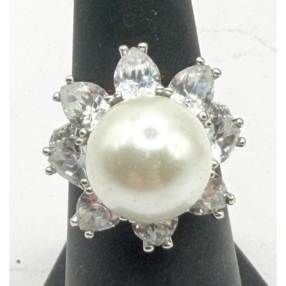 Vintage Elegant Silver Tone 12.6mm Pearl Halo Ring Size 7 Rhinestone Cocktail